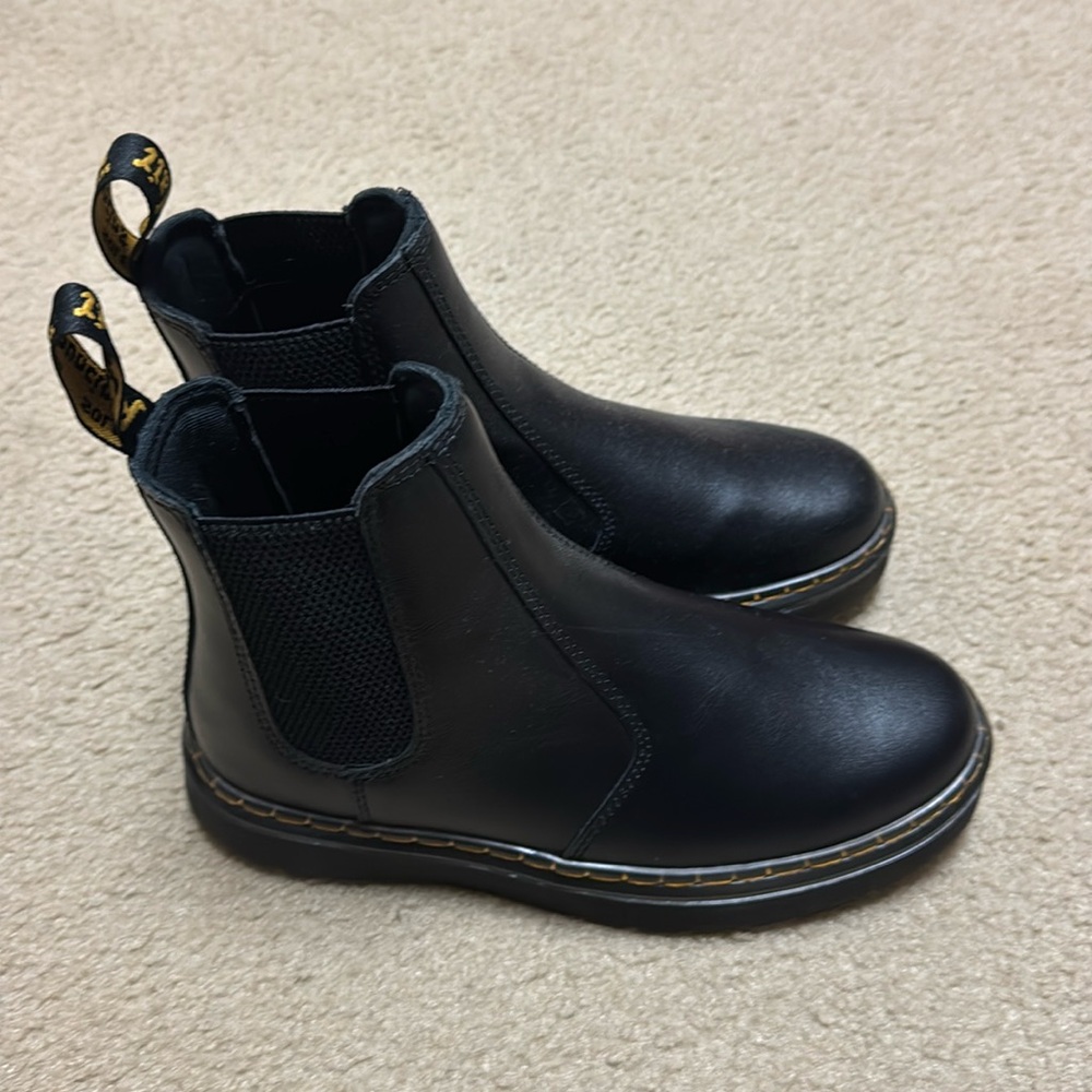 Women’s Dr. Martens, size 6